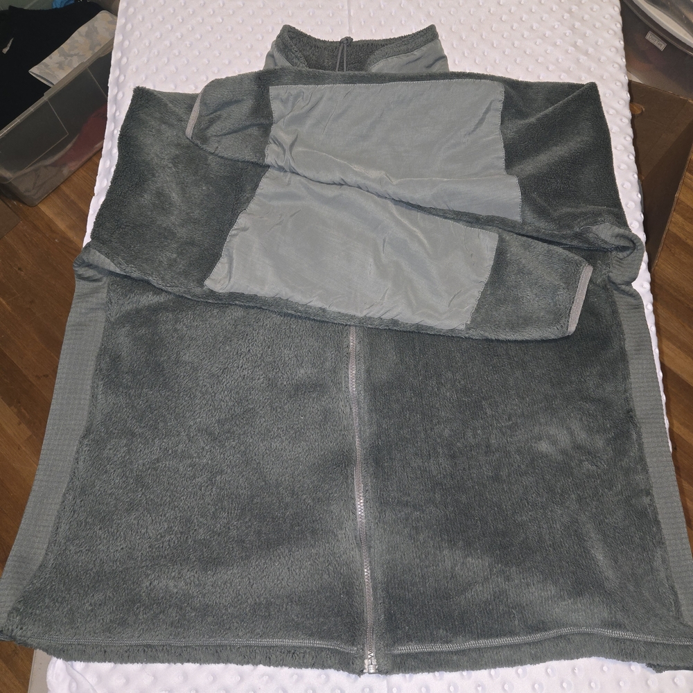 U.S. Military Gen III Level‎ 3 POLARTEC Fleece Jacket Sz XL Green